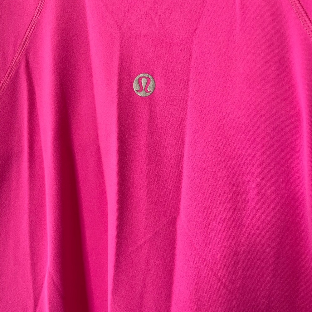 Lululemon Align Onesie 8"
Sonic Pink size 6 - Picture 10 of 15